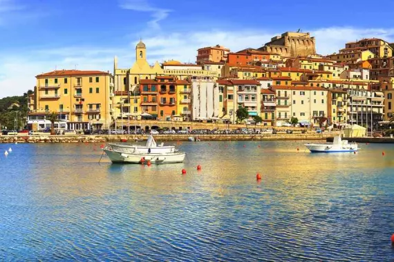 Porto Santo Stefano: vista del mar de la ciudad